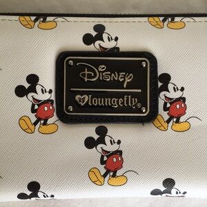 NWOT Disney Loungefly Mickey Mouse Wallet